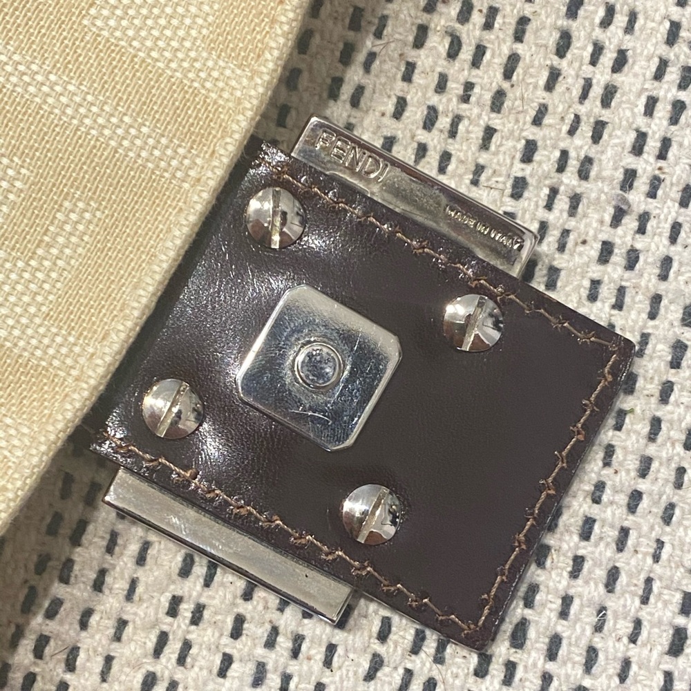 🛍SOLD🛍 Fendi Zucca Baguette - Picture 6 of 10